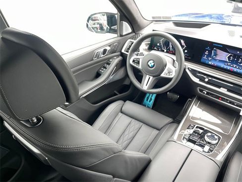 New 2026 BMW X7 M60i image 21