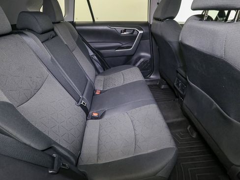 Used 2020 Toyota RAV4 XLE AWD/4WD image 19