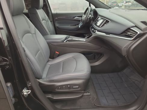 Used 2024 Buick Enclave Premium image 22