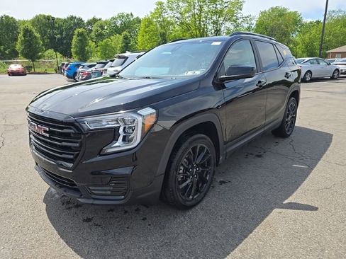 Used 2023 GMC Terrain SLE w/ Driver Convenience Package AWD/4WD image 3