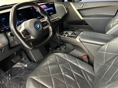 Certified 2023 BMW iX xDrive50 AWD/4WD image 4