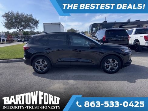 Used 2025 Ford Escape ST-Line w/ Equipment Group 301A image 4