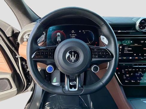 Certified 2024 Maserati Grecale GT image 39