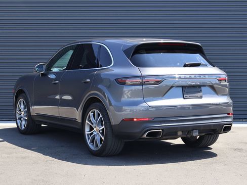 Used 2023 Porsche Cayenne AWD/4WD image 3
