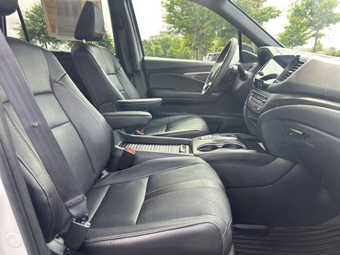 Used 2023 Honda Passport TrailSport image 31