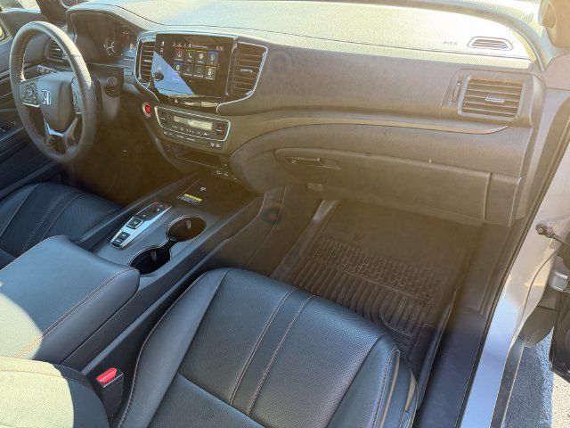 Used 2025 Honda Passport TrailSport image 19