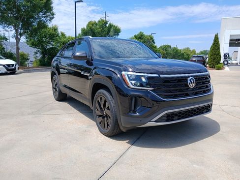 New 2026 Volkswagen Atlas Cross Sport SE FWD image 1