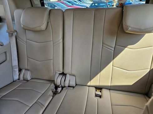 Used 2015 Cadillac Escalade Luxury image 20