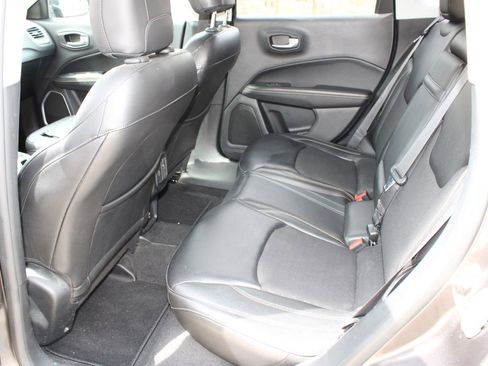 Used 2018 Jeep Compass Latitude image 5