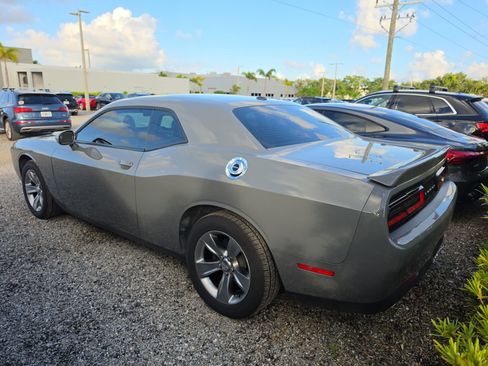 Used 2019 Dodge Challenger SXT RWD image 4
