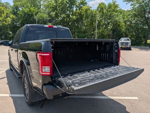 Used 2015 Ford F150 XLT w/ Equipment Group 302A Luxury AWD/4WD image 18