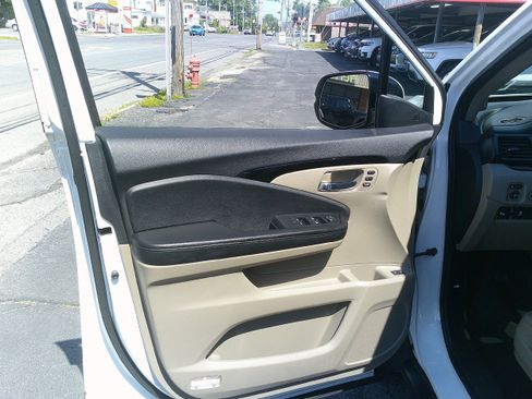 Used 2021 Honda Pilot Elite image 16