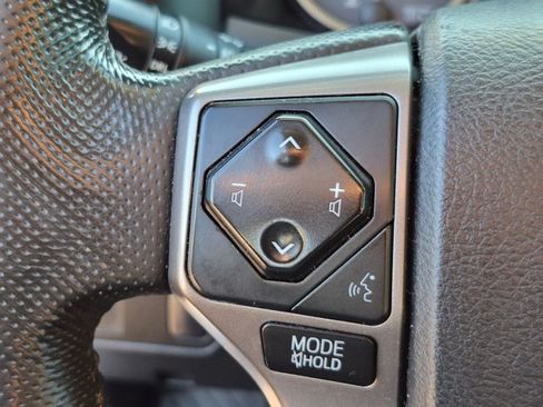 Used 2016 Toyota Tacoma SR5 RWD image 13