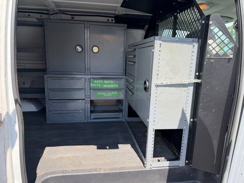Used 2008 Ford E-250 and Econoline 250 RWD image 10
