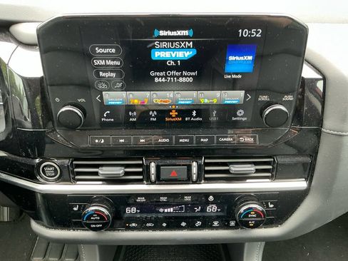 Used 2024 Nissan Pathfinder SL AWD/4WD image 18
