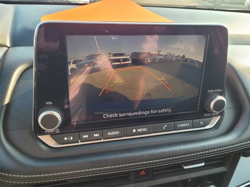 Used 2024 Nissan Rogue SV image 18