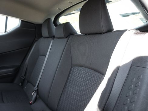 Used 2020 Toyota C-HR LE image 29