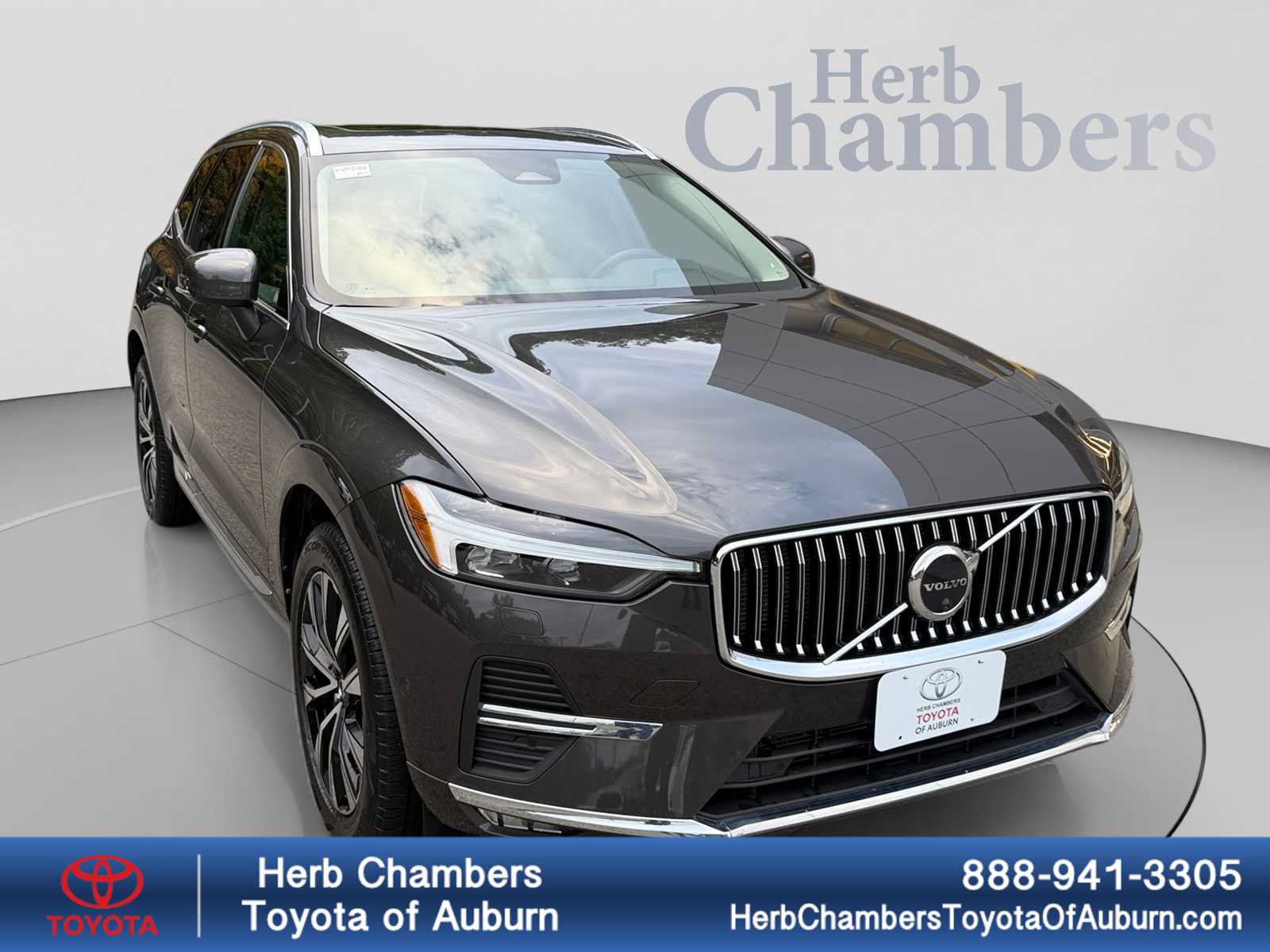 Used 2023 Volvo XC60 B5 Plus AWD/4WD image 1