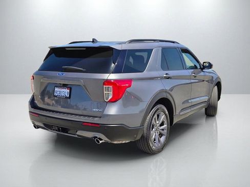 Used 2023 Ford Explorer XLT w/ Equipment Group 202A image 7