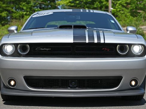 Used 2019 Dodge Challenger R/T Scat Pack w/ Shaker Package RWD image 12