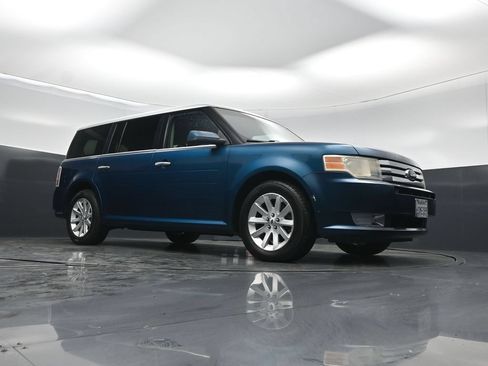 Used 2011 Ford Flex SEL FWD image 3