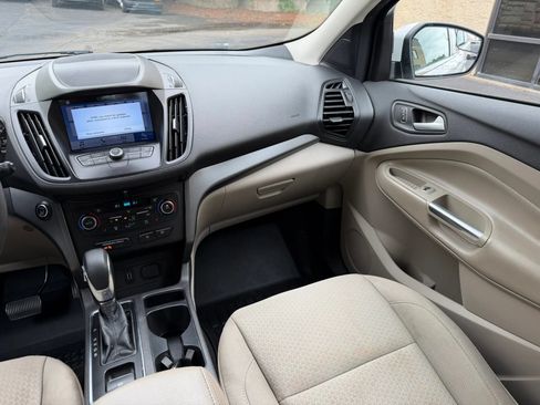 Used 2019 Ford Escape SE FWD image 14
