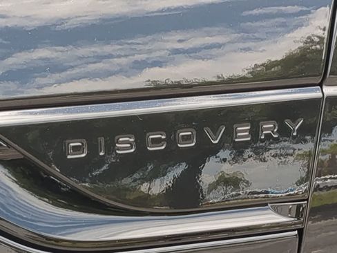 New 2026 Land Rover Discovery Dynamic SE AWD/4WD image 13