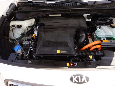 Used 2017 Kia Niro FE FWD image 27