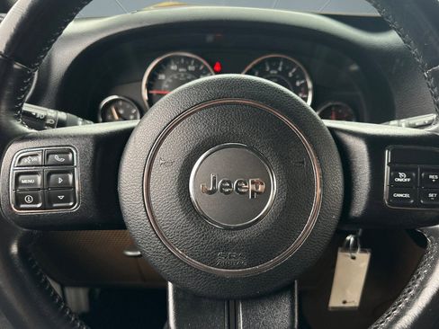 Used 2016 Jeep Wrangler Unlimited Sahara w/ Connectivity Group image 13