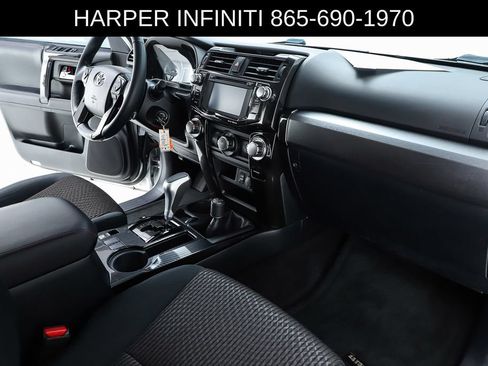 Used 2019 Toyota 4Runner TRD Off-Road AWD/4WD image 32