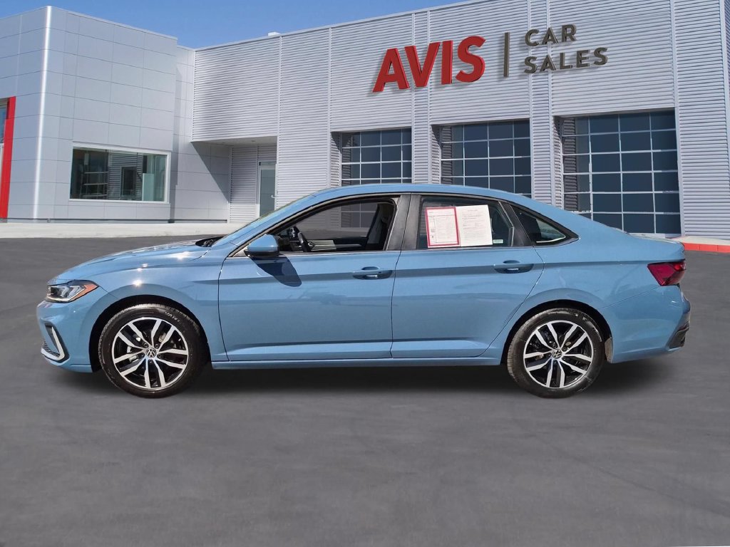 Used 2025 Volkswagen Jetta SE FWD image 10