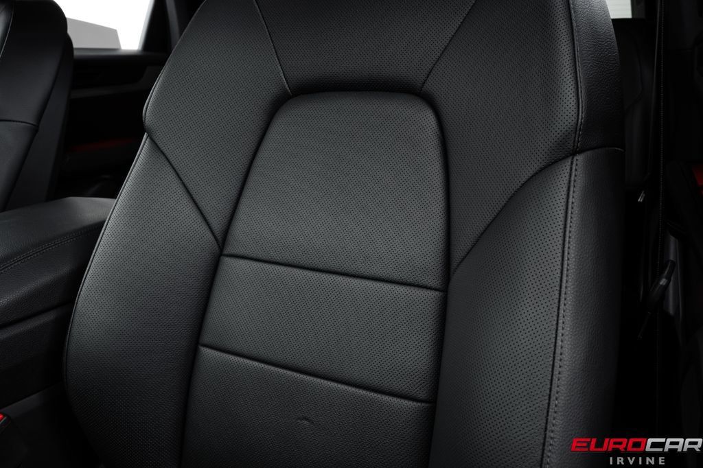 Used 2025 Porsche Cayenne AWD/4WD image 41
