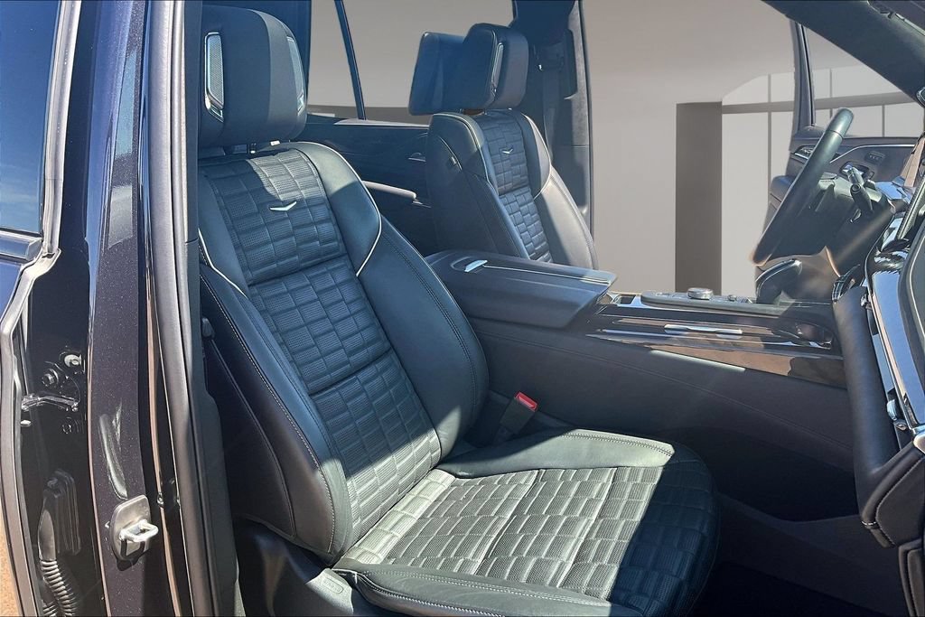 Used 2024 Cadillac Escalade Sport Platinum AWD/4WD image 7