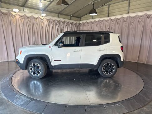 Used 2023 Jeep Renegade Trailhawk AWD/4WD image 8