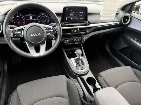 Used 2024 Kia Forte LXS FWD image 2