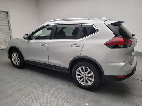 Used 2019 Nissan Rogue SV image 3