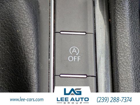 Used 2019 Volkswagen Tiguan SE w/ Panoramic Sunroof Package image 28