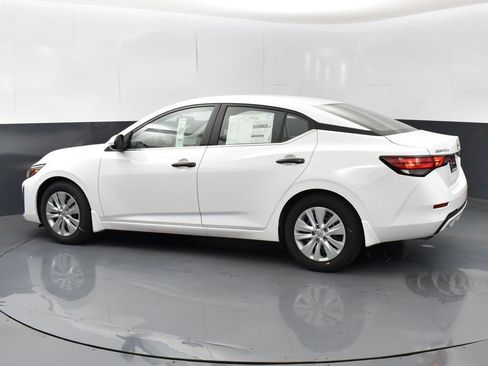 Used 2025 Nissan Sentra S image 5