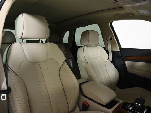 Certified 2023 Audi Q5 2.0T Premium Plus w/ Premium Plus Package image 16