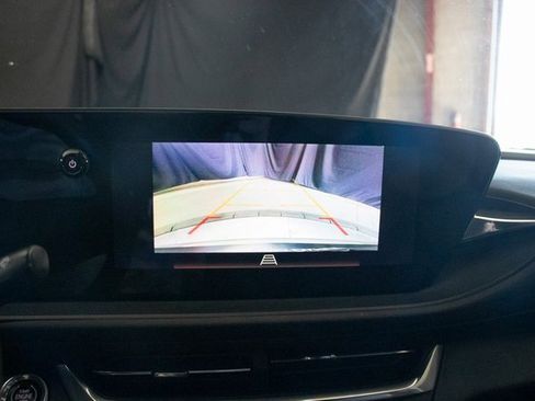 Used 2024 Buick Envista Preferred w/ Advanced Safety Package image 33