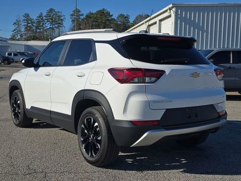 Used 2023 Chevrolet TrailBlazer LT w/ Convenience Package image 3