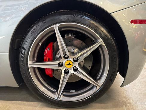 Used 2013 Ferrari 458 Italia Coupe RWD image 19