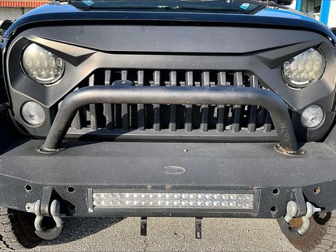 Used 2016 Jeep Wrangler Unlimited Sahara w/ Dual Top Group image 32