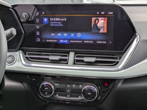 New 2025 Chevrolet Trax LT w/ Driver Confidence Package image 5