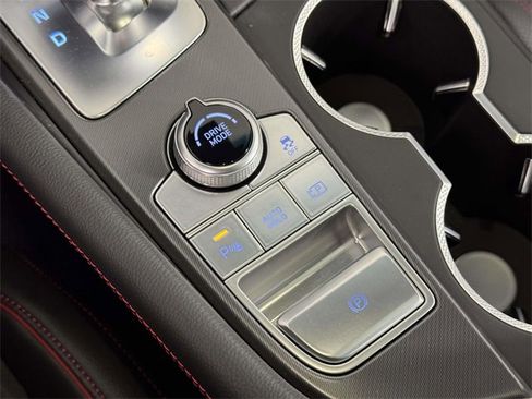 Used 2025 Genesis G70 2.5T w/ Sport Prestige Package image 32