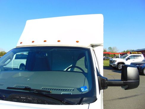 Used 2022 GMC Savana 3500 w/ Power Convenience Package image 22