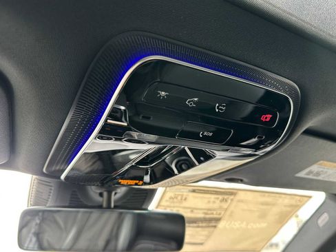 Used 2025 Mercedes-Benz GLC 300 4MATIC image 33