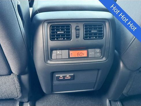 Used 2020 Nissan Pathfinder S image 23