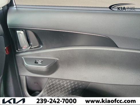 Certified 2025 Kia Carnival SX Prestige FWD image 14