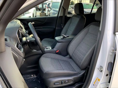 Used 2024 Chevrolet Equinox LT w/ LPO, Floor Liner Package FWD image 8